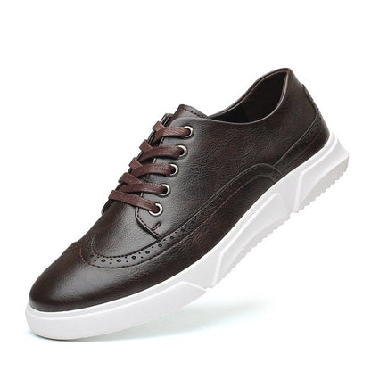 Chaussures décontractées de différentes couleurs