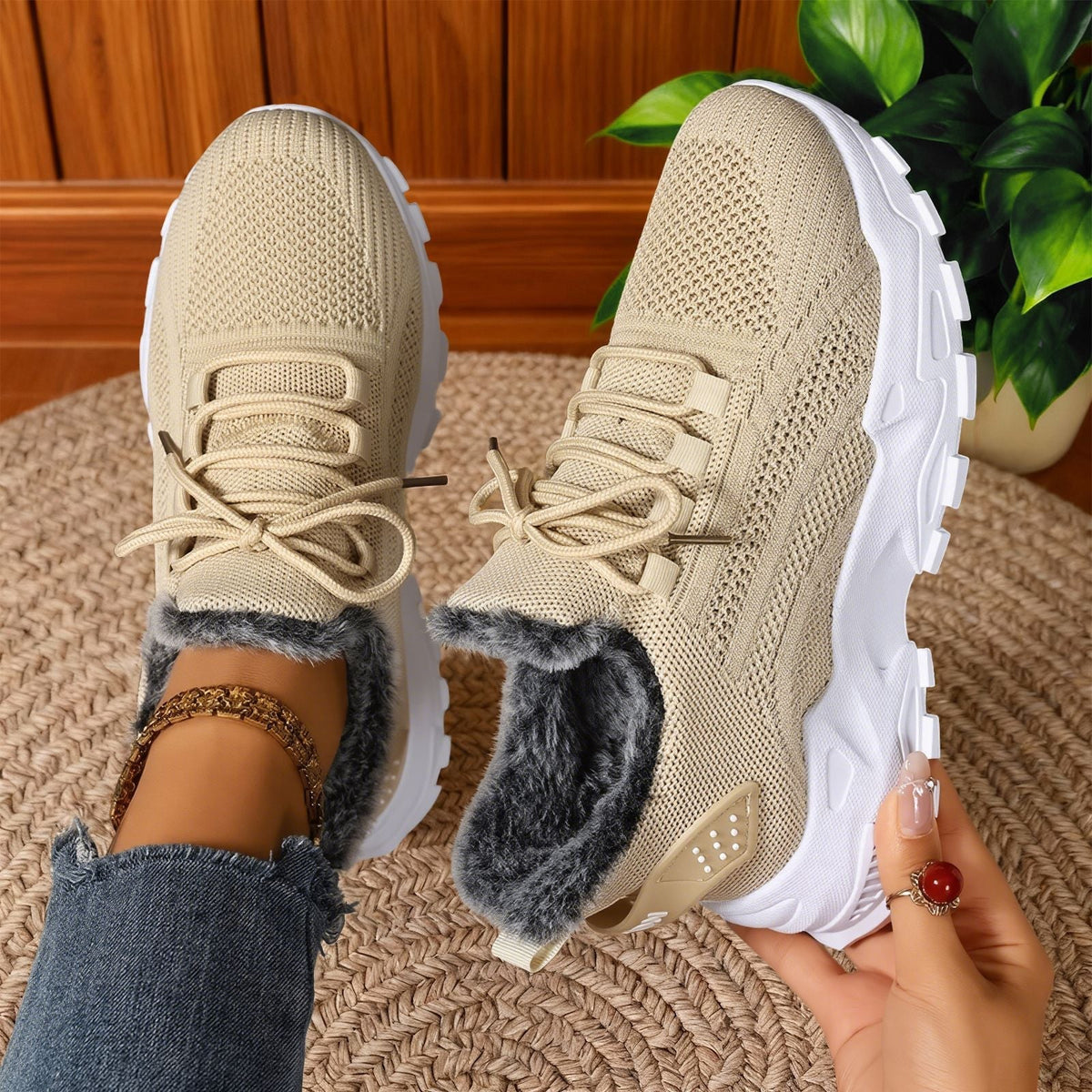 Women's Fleece-Lined Knit Lace-Up Winter Trainers