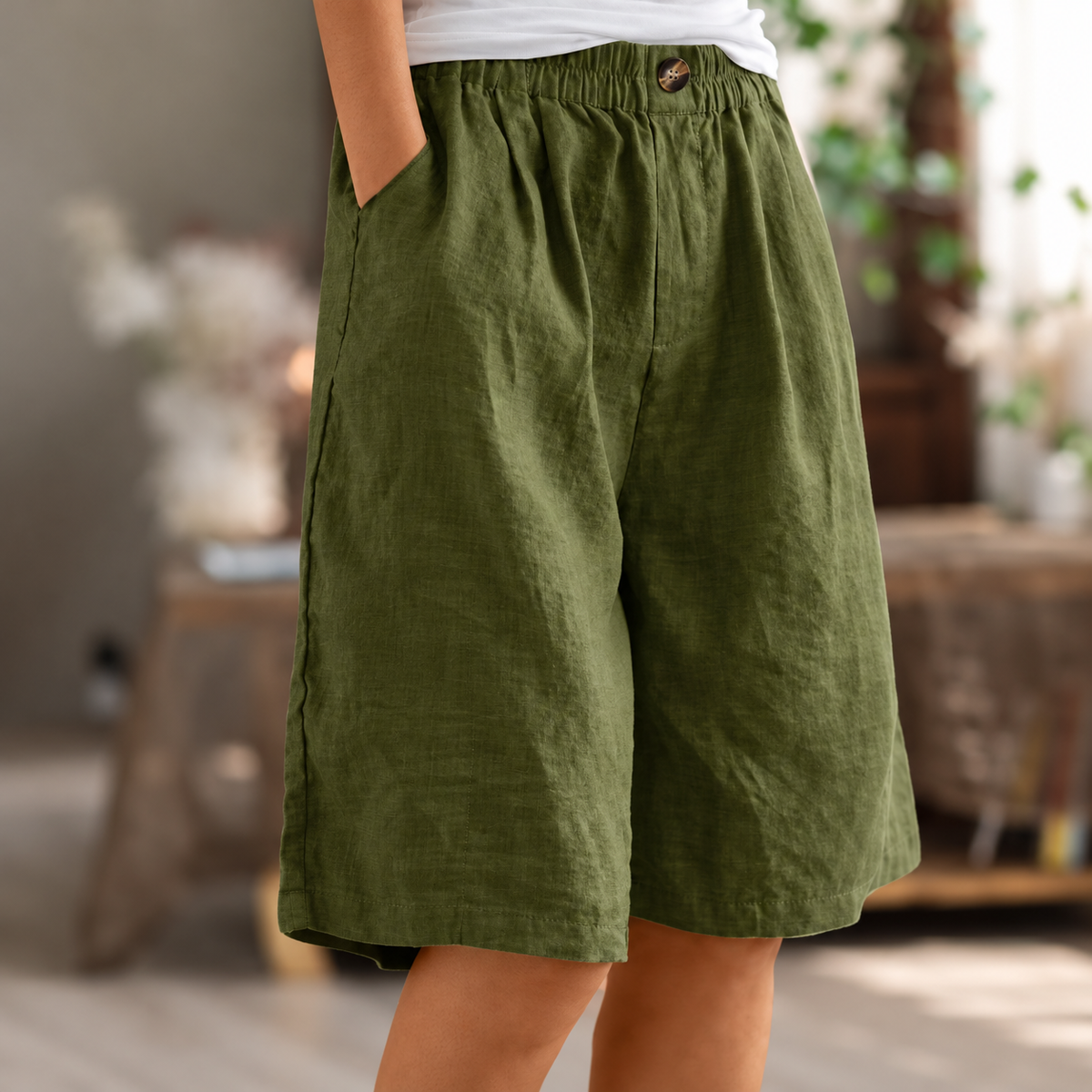 Women's Linen-Look Knee-Length Shorts with Side Pockets