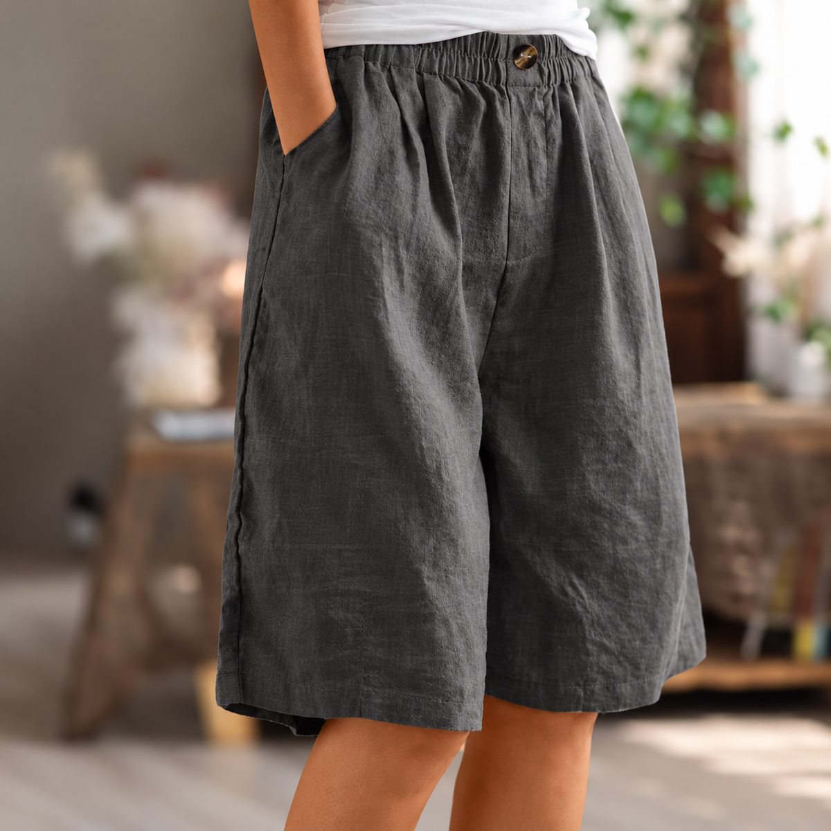 Women's Linen-Look Knee-Length Shorts with Side Pockets