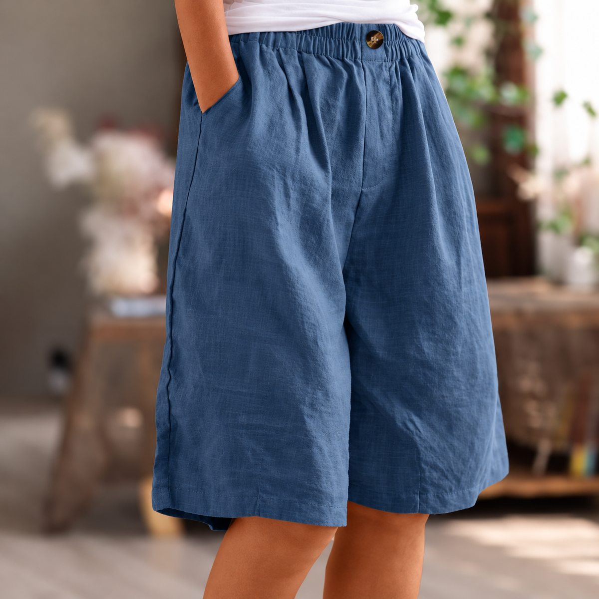 Women's Linen-Look Knee-Length Shorts with Side Pockets