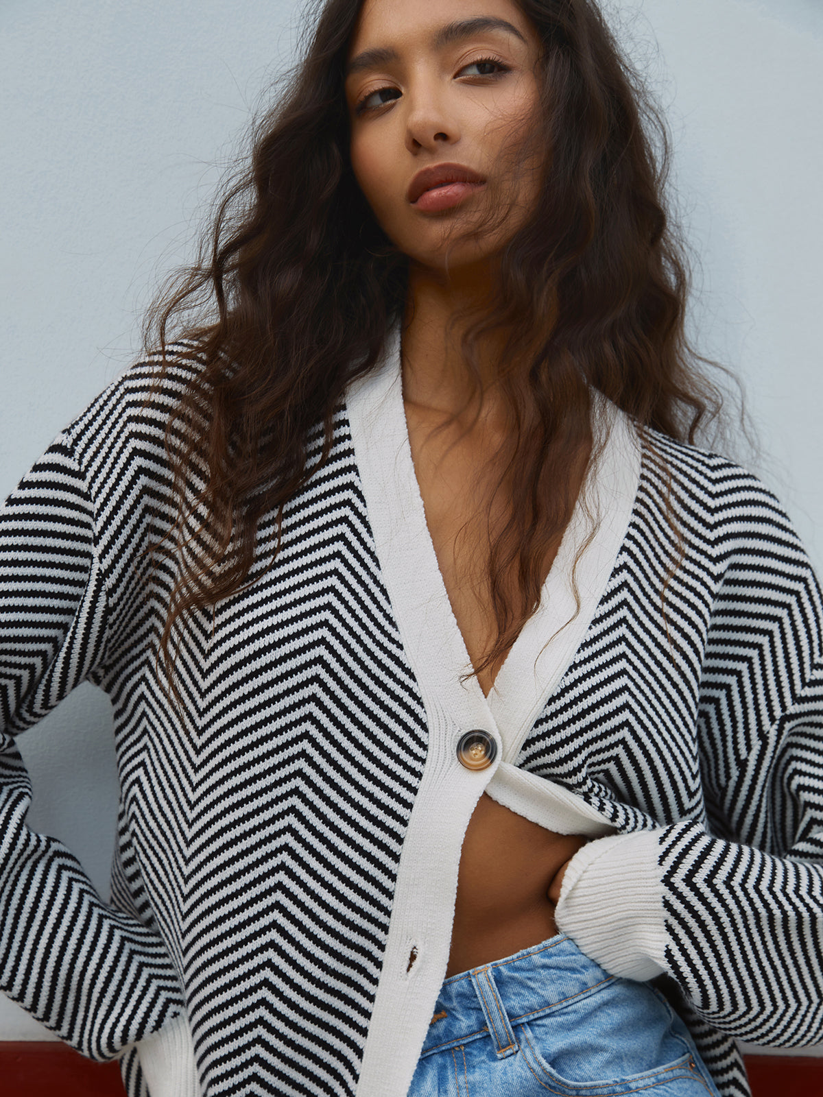 Women's Chevron Stripe V-Neck Button-Up Cardigan